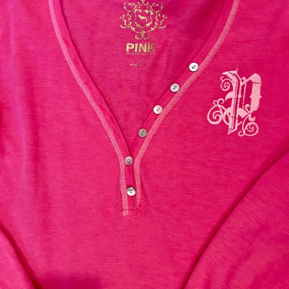 ❌ SOLD ❌ 💕 Victoria’s Secret Top 💕 - Picture 2 of 4